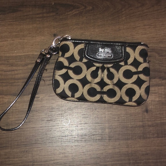 Coach wristlet 👛 - Picture 3 of 6
